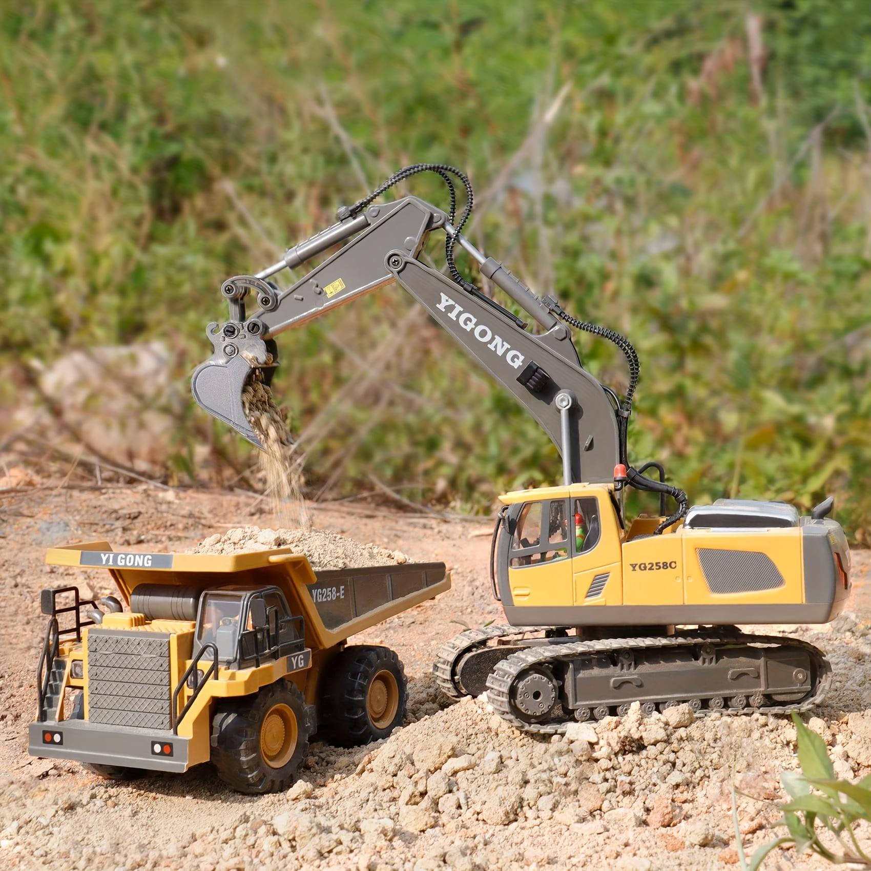 Remote Control Excavator Toy, Suitable for Boys Aged 6-12, Is the Best Birthday Gift for Children Aged 4-7,8,9,10,11, Remote Control Engineering Toy with Metal Bucket, Light, Sound, 2.4GHz