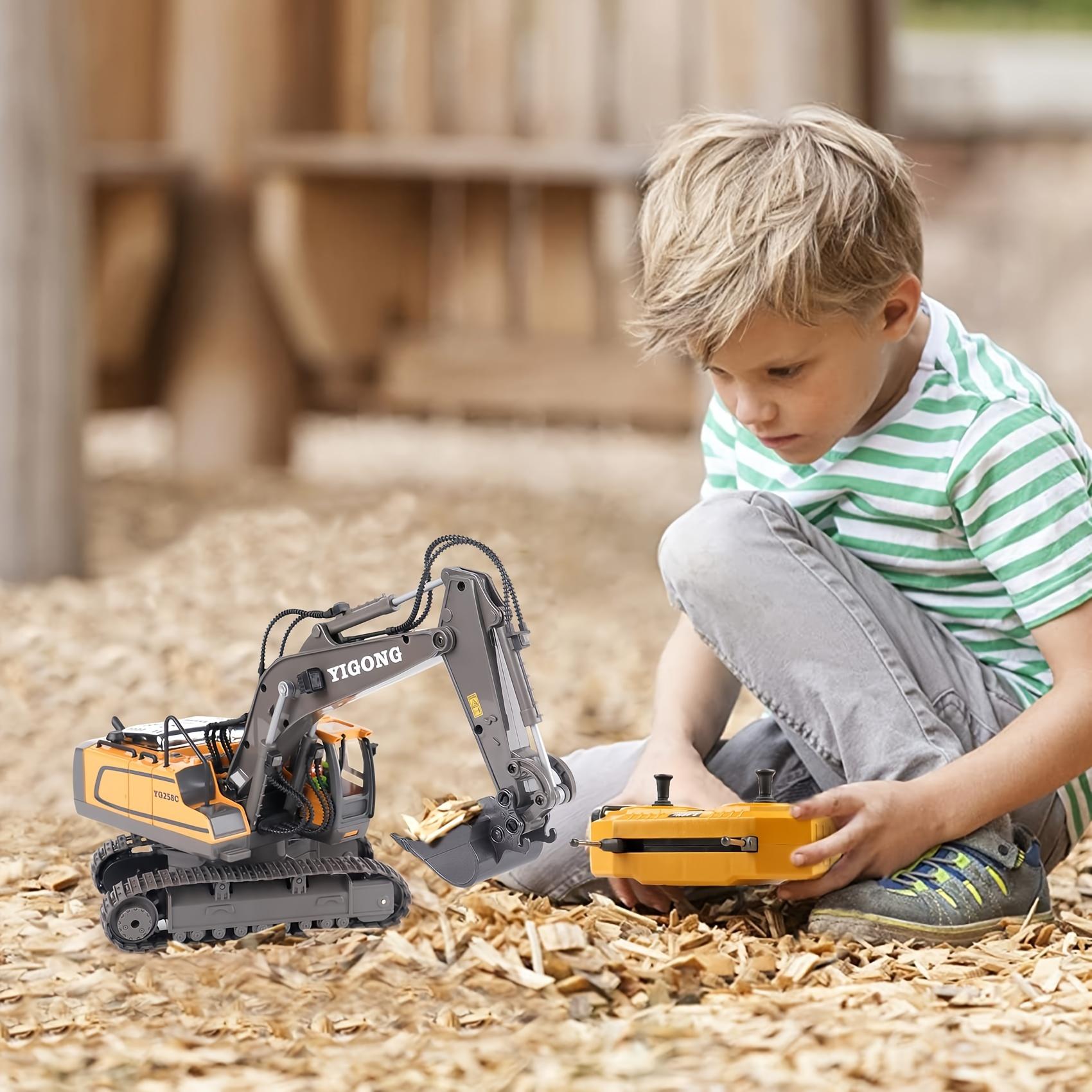 Remote Control Excavator Toy, Suitable for Boys Aged 6-12, Is the Best Birthday Gift for Children Aged 4-7,8,9,10,11, Remote Control Engineering Toy with Metal Bucket, Light, Sound, 2.4GHz