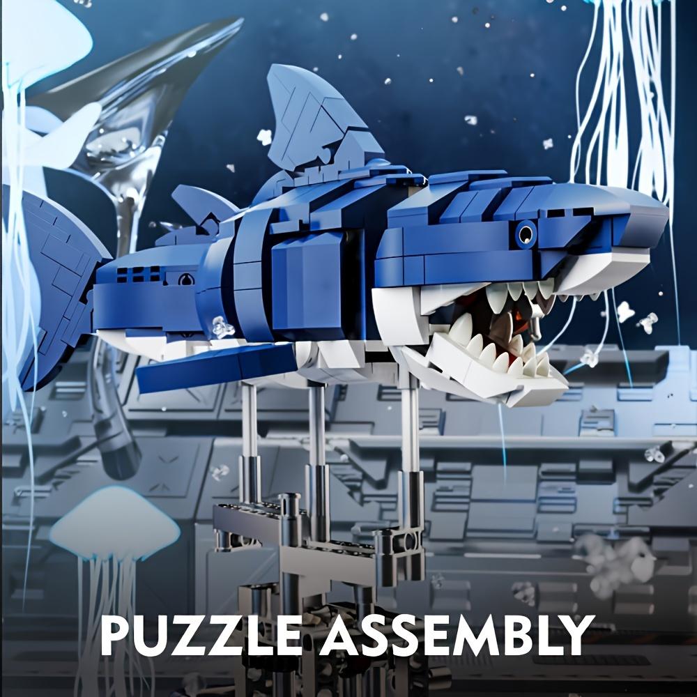 Ocean Explorer 687-Piece Blue Shark Model Building Kit with Lighting and Display Bracket Adopts ABS Material, Multi-Joint Linkage Mechanism, STEM Educational Toys Suitable for Ocean Lovers